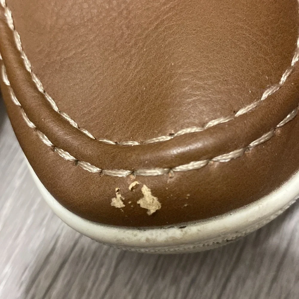 Kenneth Cole moccasins size 3 (34 Euro) brown.  Small scuff in front of 1 shoe